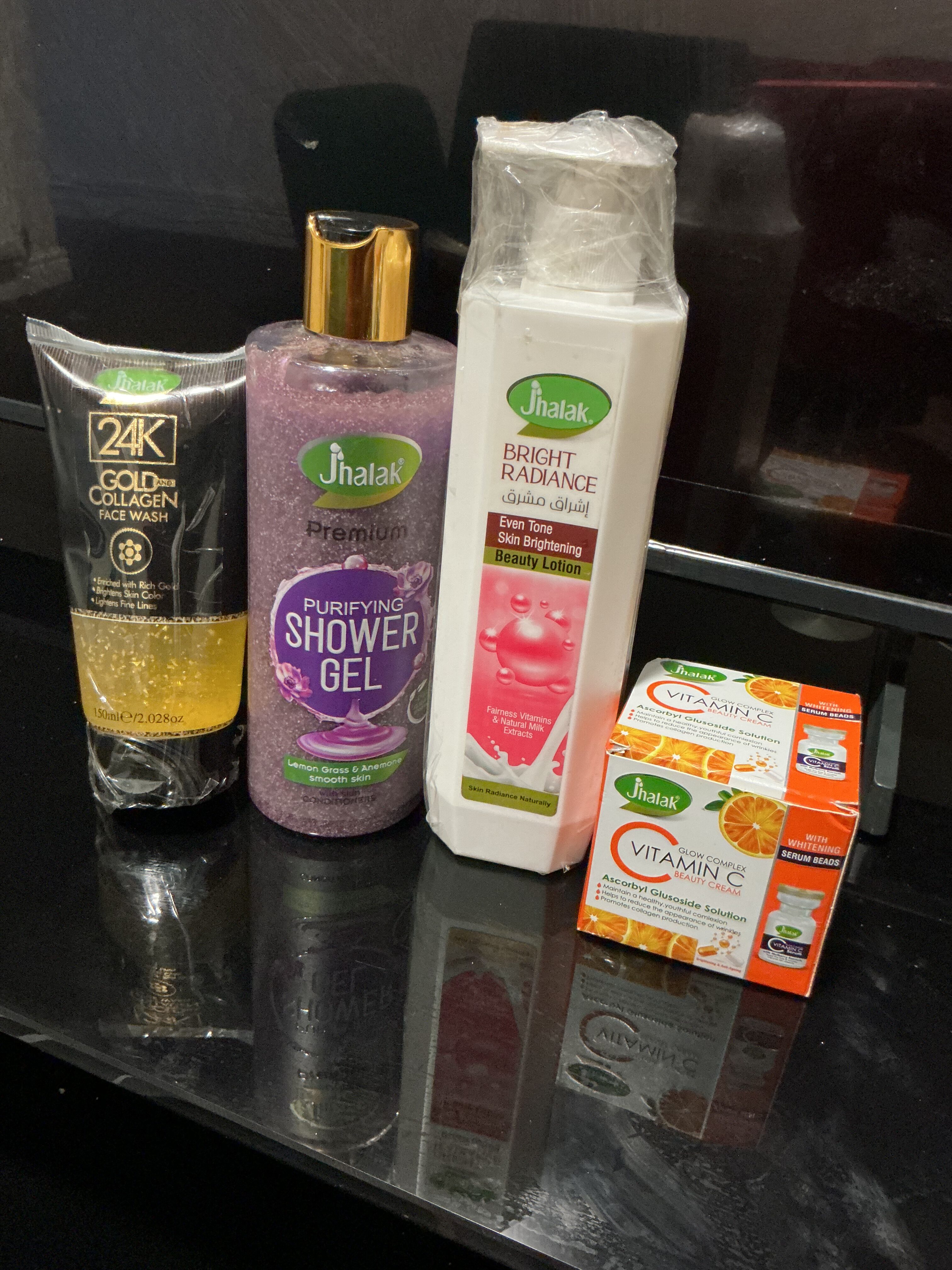 Jhalak brighten set ( shower gel , body lotion face wash and face cream)